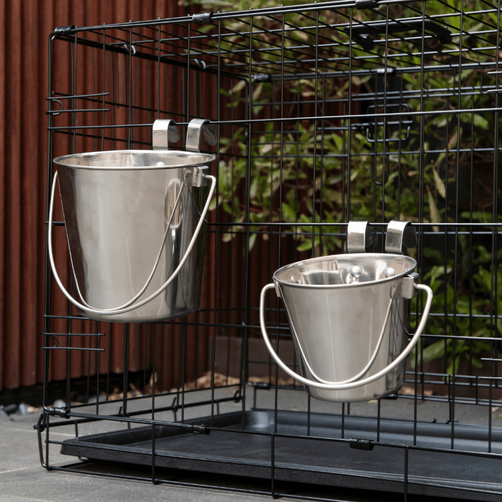 Superior Pet – Stainless Steel Flat Sided Bucket.